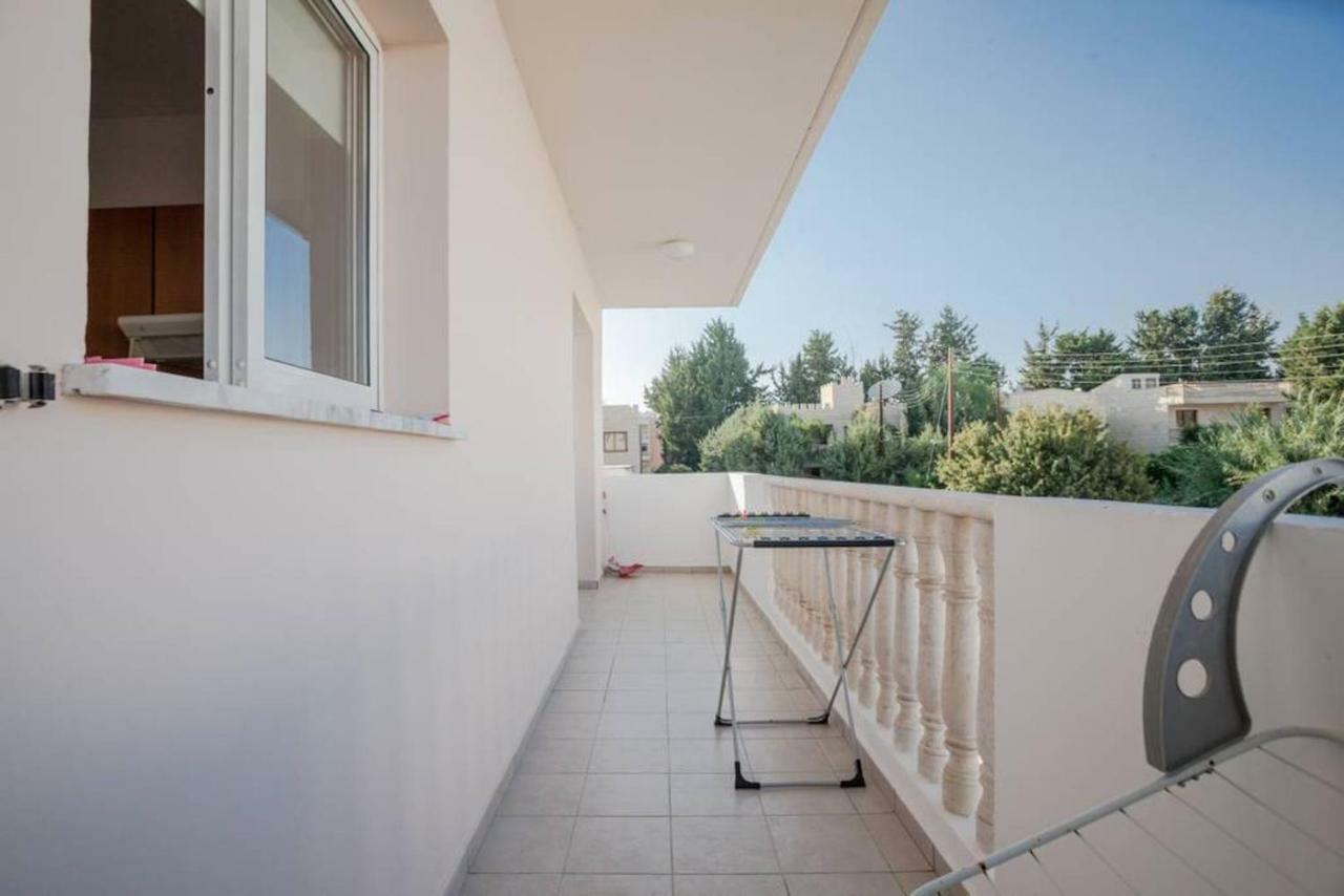 Beautiful 2 Bed Apartment With Great Views In パ フォス エクステリア 写真