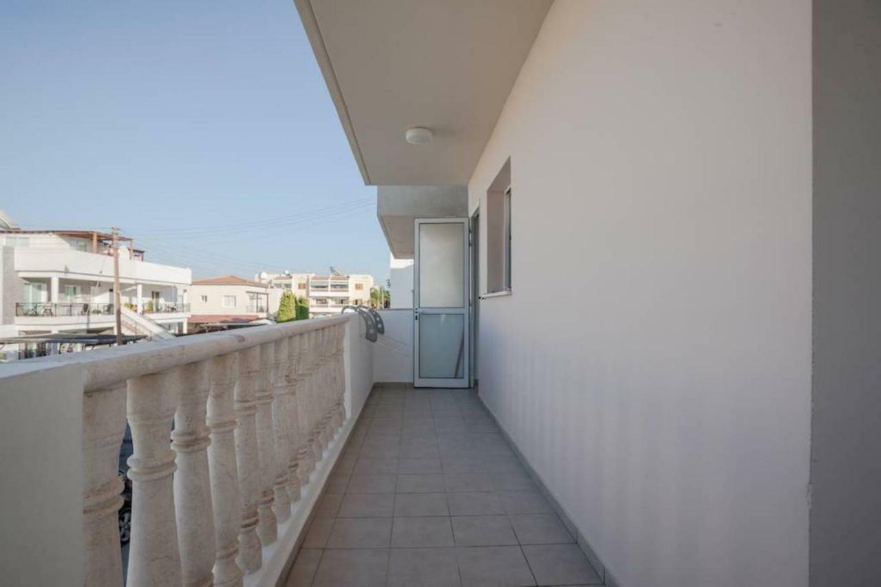 Beautiful 2 Bed Apartment With Great Views In パ フォス エクステリア 写真